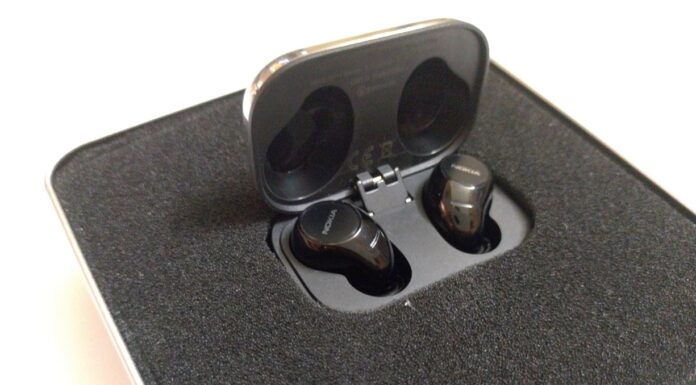 A picture containing indoor Description automatically generated